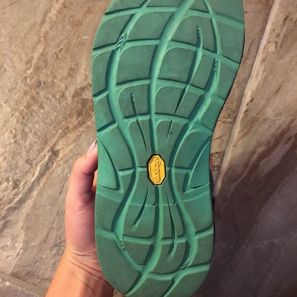 Women’s chacos - Picture 3 of 3